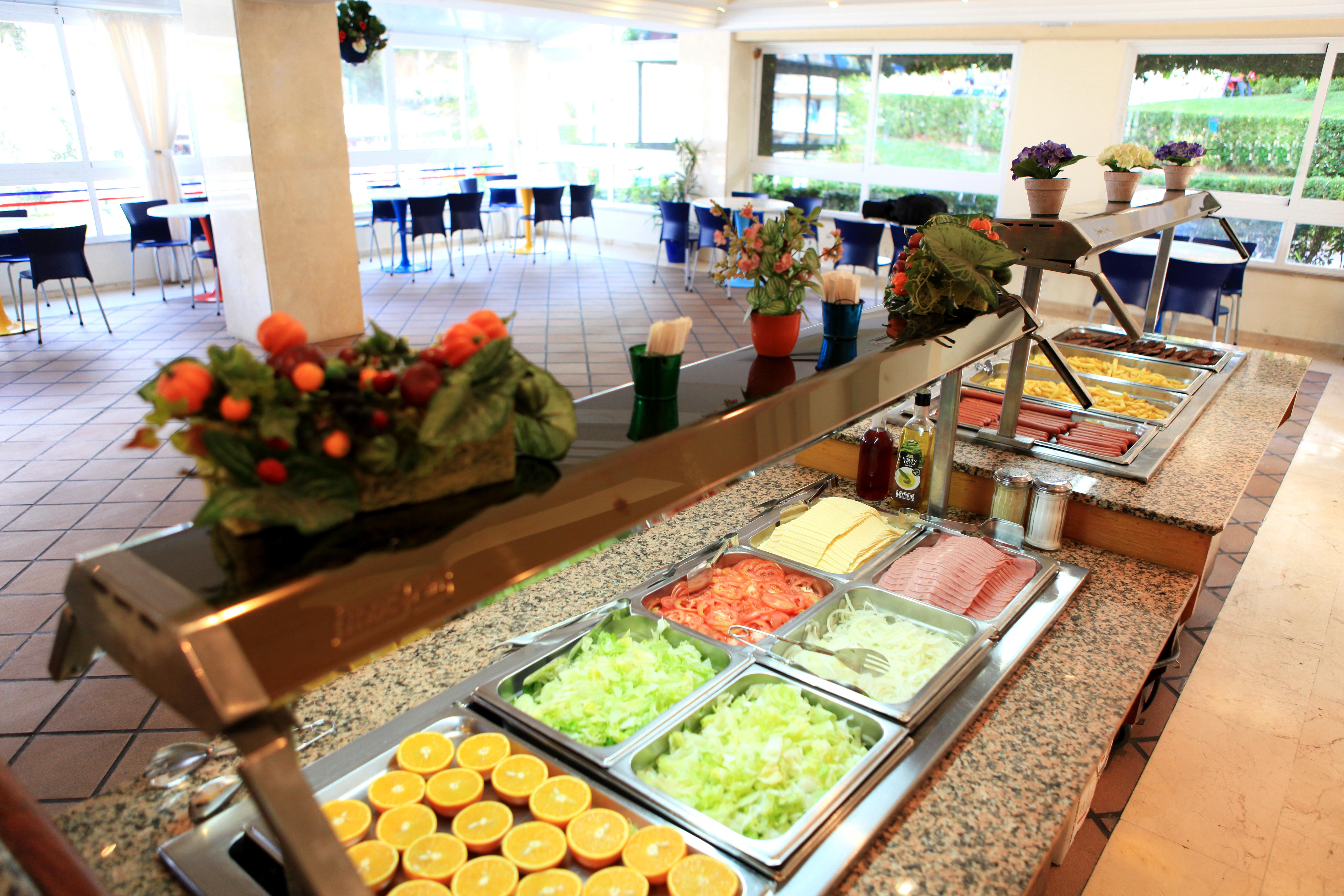 Sahara Nubia Gobi Hotel Ses Cadenes Luaran gambar Breakfast buffet at a hotel