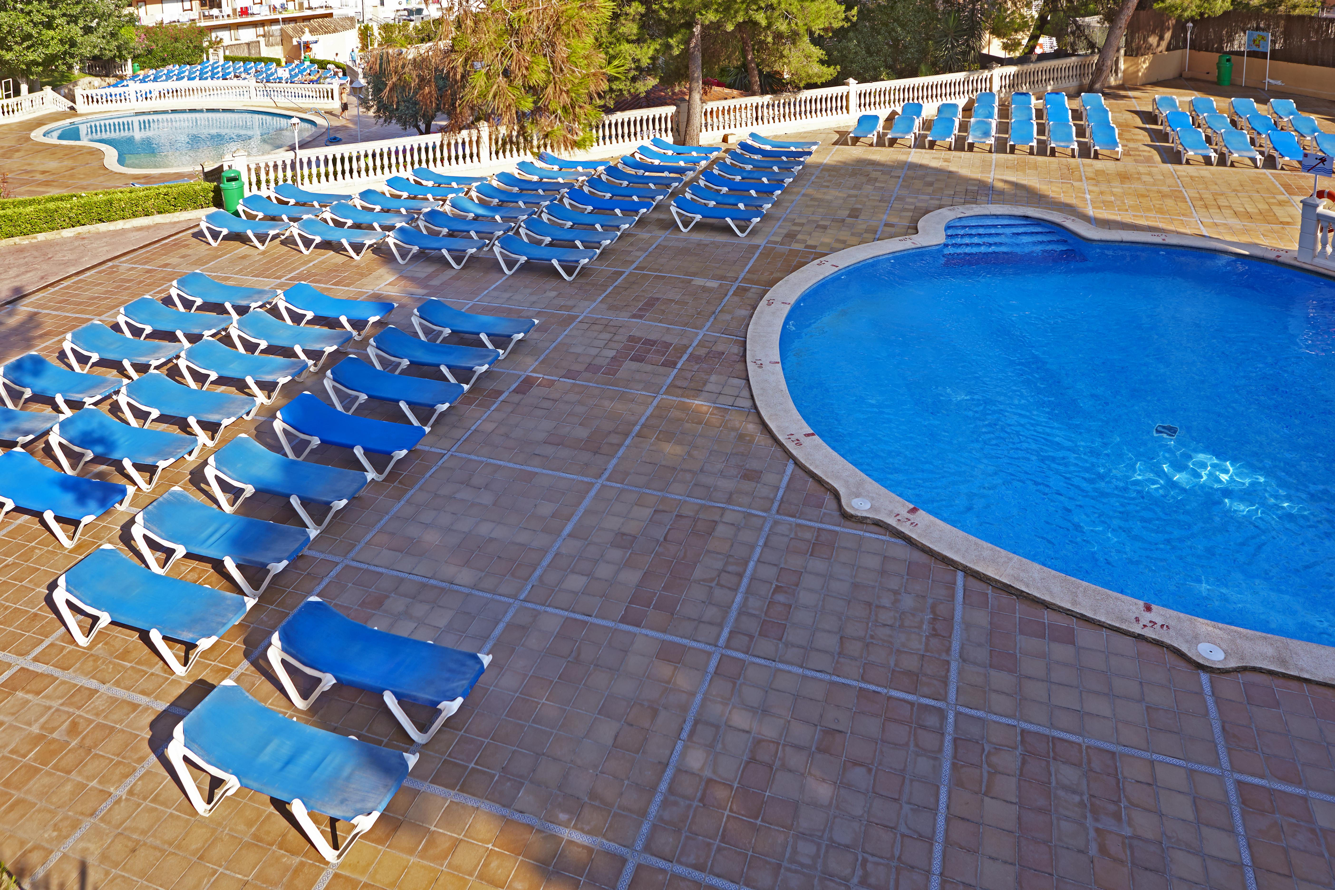 Sahara Nubia Gobi Hotel Ses Cadenes Luaran gambar A swimming pool at a hotel
